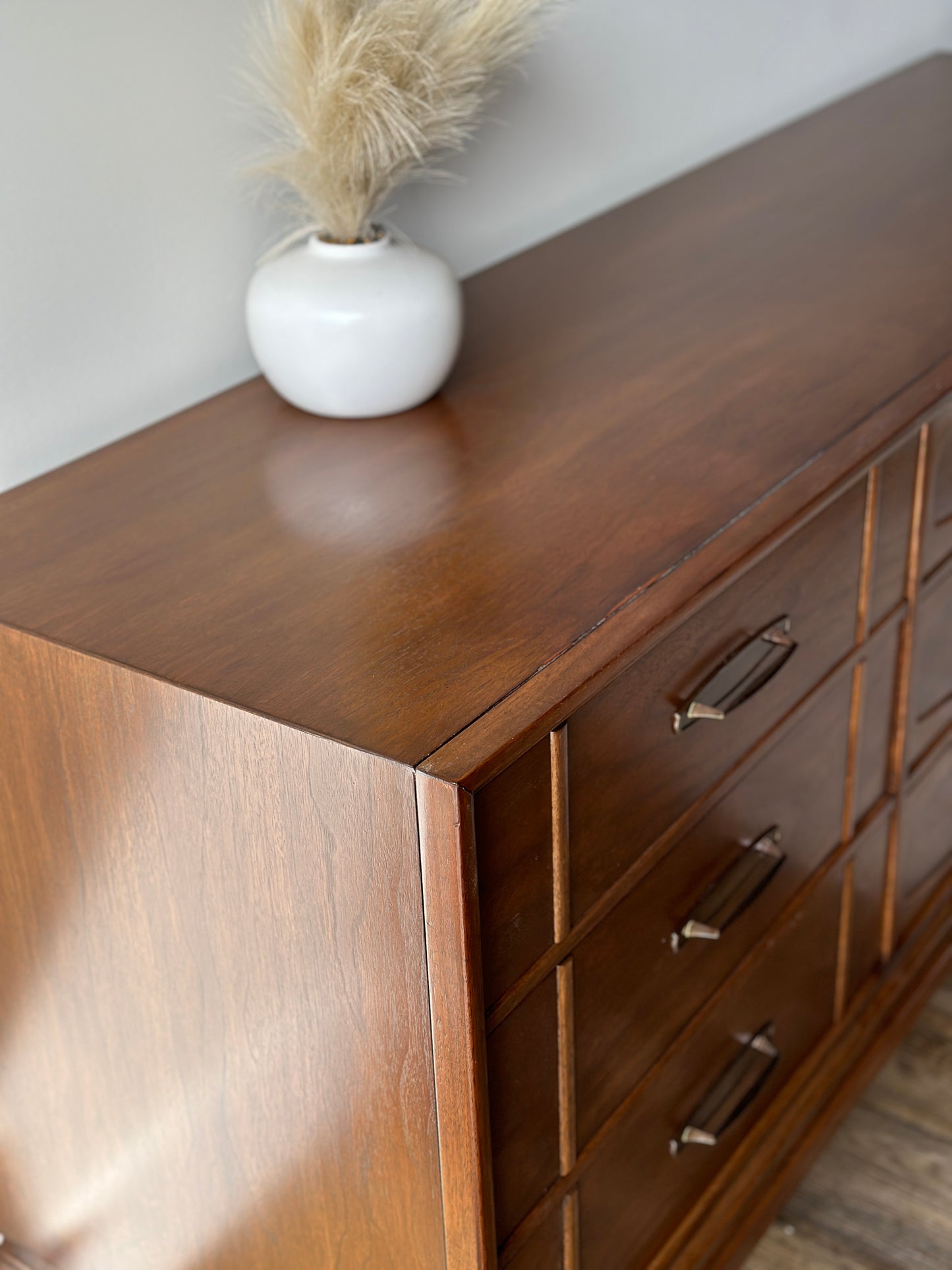 Vintage Mid Century Modern 9 Drawer Dresser